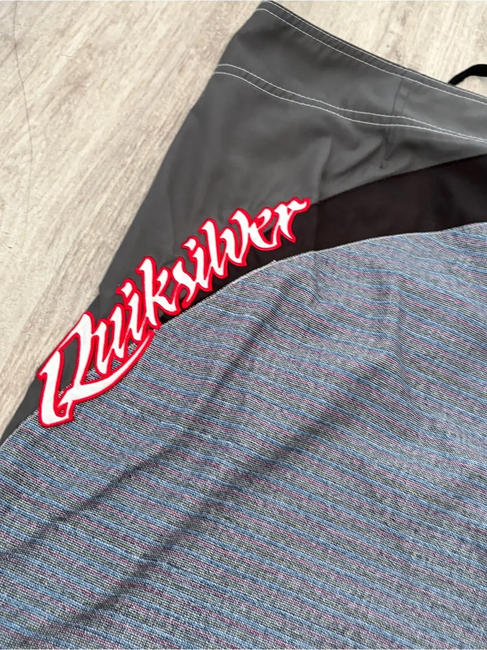 Vintage Y2K Quicksilver Board Shorts Swim Mens 38 White Red Grey Embroidered